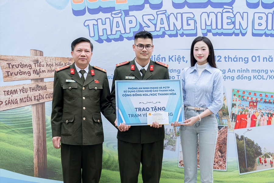 Á hậu Thanh Trúc lan tỏa yêu thương nơi vùng biên Thanh Hóa
