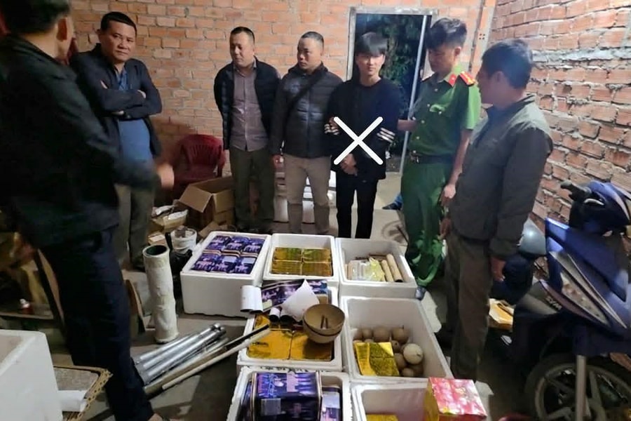 Bắt thanh niên tự chế tạo gần 2 tạ pháo nổ