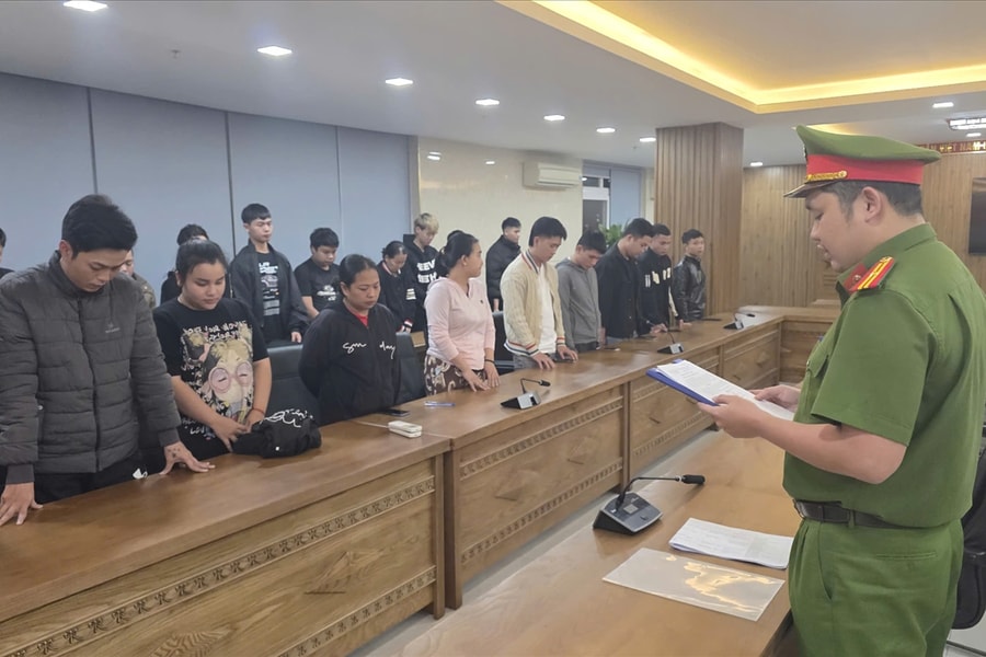 Đà Nẵng: Triệt phá đường dây mua bán trái phép thông tin tài khoản ngân hàng, khởi tố 35 đối tượng