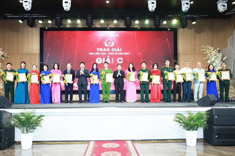 Phóng viên Báo VietNamNet đạt giải C Giải báo chí Búa liềm Vàng tỉnh Nghệ An năm 2025