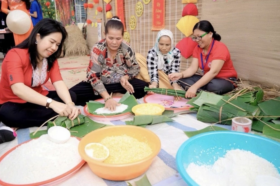 Mang Xuân đến với đồng bào vùng thiên tai