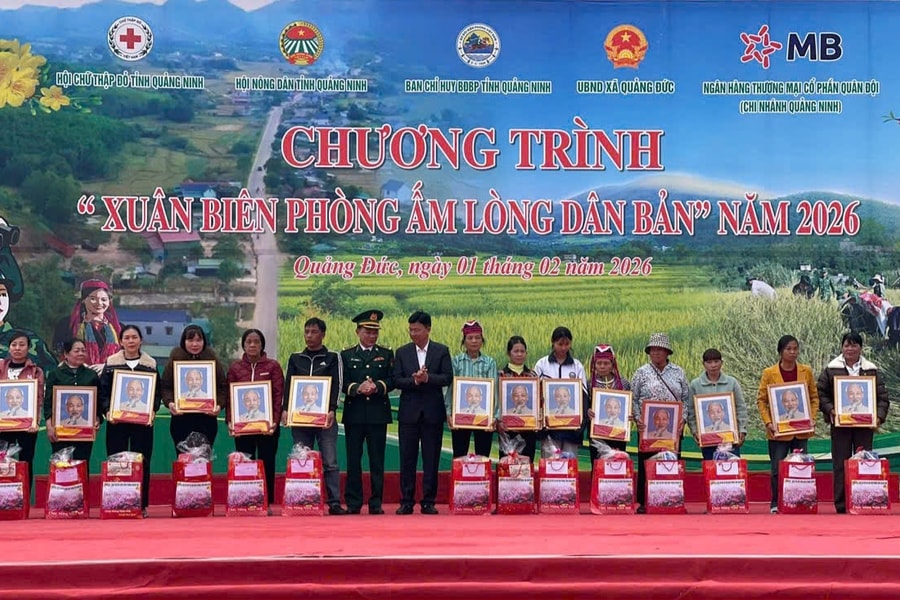 Trao trên 1.500 suất quà cho đồng bào vùng biên Quảng Ninh