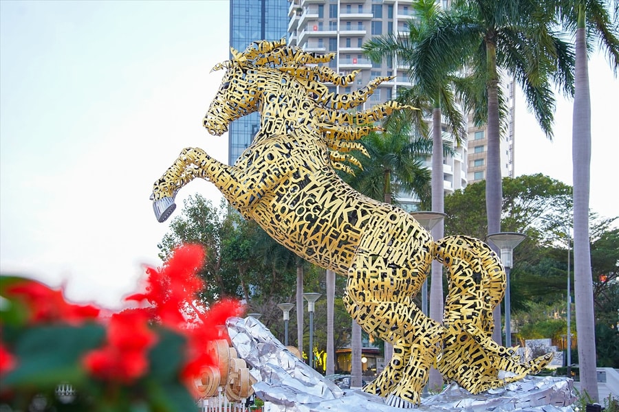 Ngắm linh vật Tết Bính Ngọ được ghép từ 94 địa danh ở Đà Nẵng