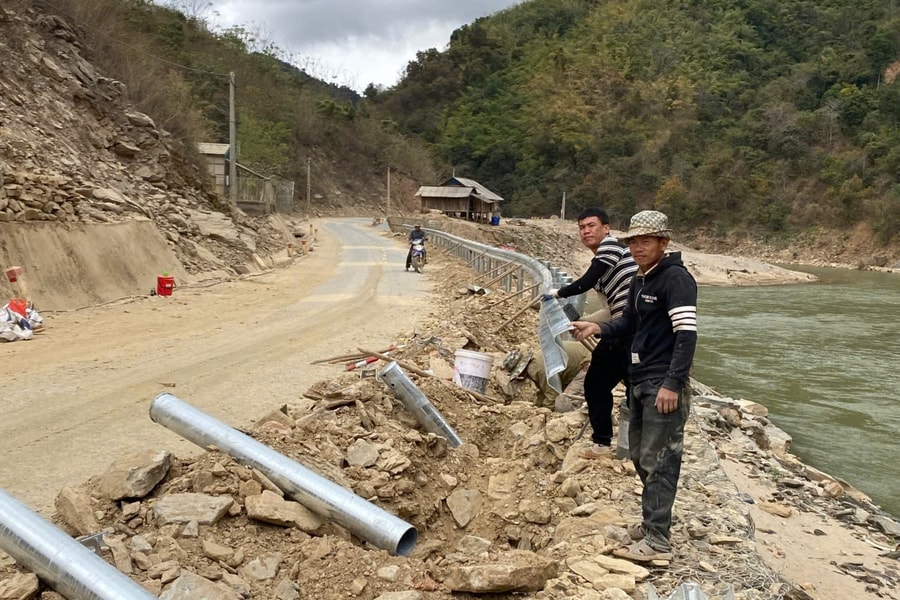 Nối lại huyết mạch giao thông miền Tây xứ Nghệ: "Vá víu" tạm thời (Bài 2)