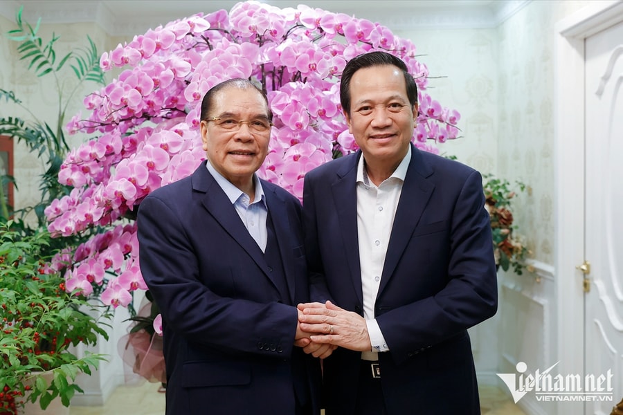 Bộ trưởng Bộ Dân tộc và Tôn giáo thăm, chúc Tết nguyên Tổng Bí thư Nông Đức Mạnh