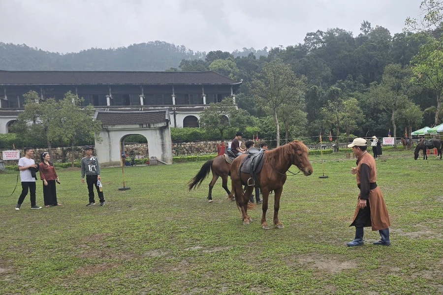 Vó ngựa dưới non thiêng Yên Tử