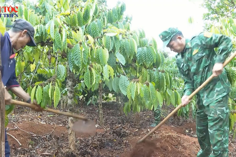 Thắm mãi miền biên cương