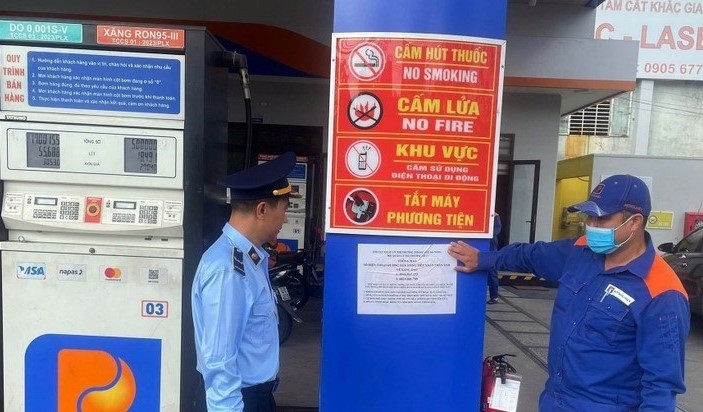 Bảo đảm cung ứng xăng dầu cho sản xuất, kinh doanh và tiêu dùng