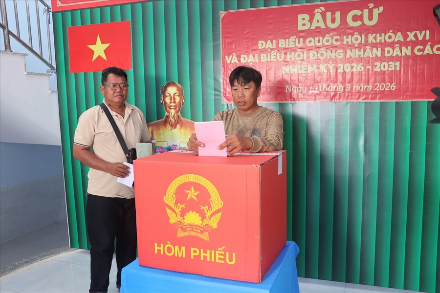 Bầu cử sớm tại hai đảo tiền tiêu Cà Mau