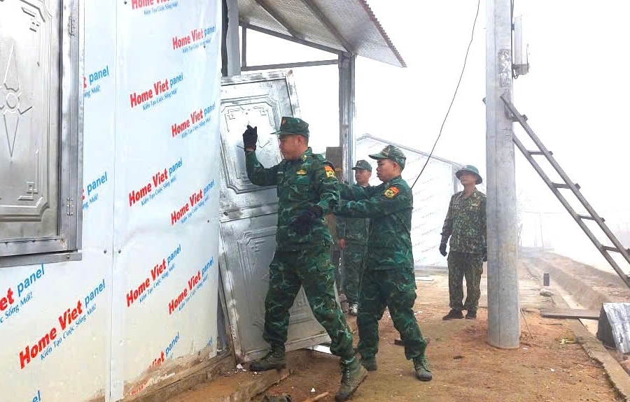 Mưa đá gây thiệt hại nhiều nhà dân ở xã Pa Ủ