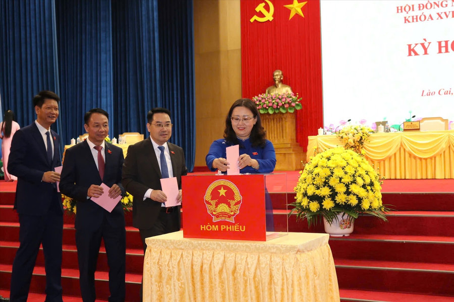 Ông Nguyễn Tuấn Anh tái đắc cử Chủ tịch UBND tỉnh Lào Cai