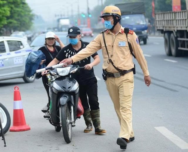 Từ ngày 1/4, người dân có thể gửi phản ánh vi phạm giao thông qua VneID
