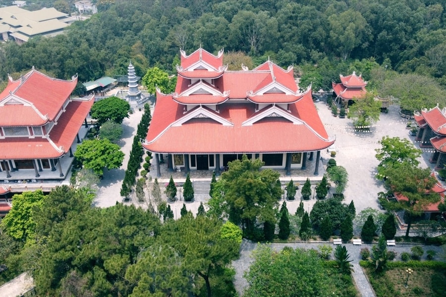 Tìm về chốn thiền an yên bên dòng sông Mã