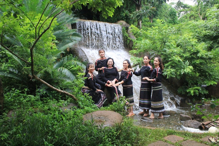 "Bông hồng vàng" bên dòng Kotam
