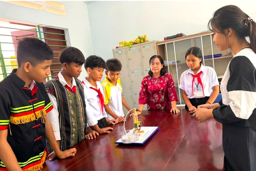 Ấn tượng những sáng kiến về cứu hỏa từ xa của những "kỹ sư công nghệ" tuổi học đường người DTTS