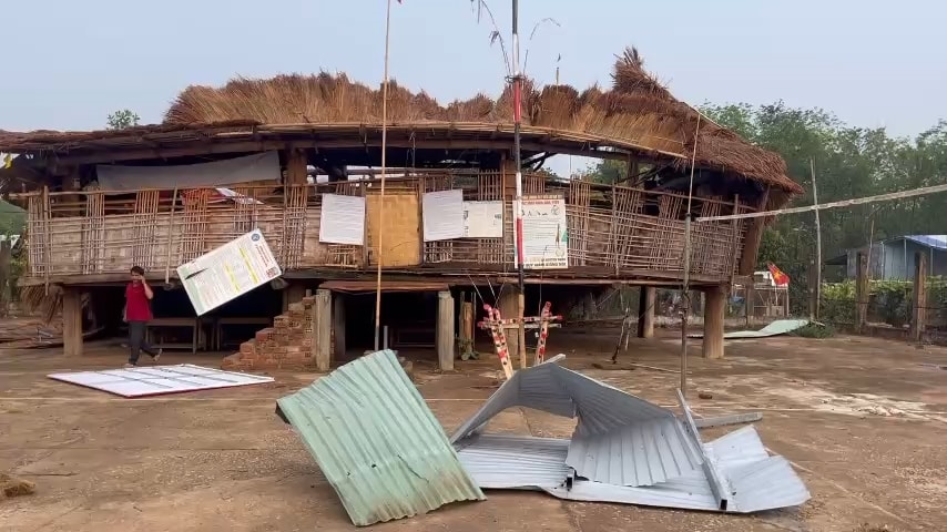 Mưa đá, gió lốc làm sập nhà rông và thiệt hại nhiều tài sản người dân ở các xã vùng cao Quảng Ngãi