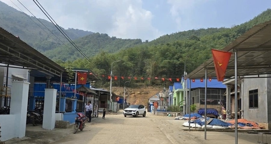 Thanh Hóa: Khẩn trương chi tiền làm nhà cho 36 hộ dân bản Sạy trước mùa mưa bão