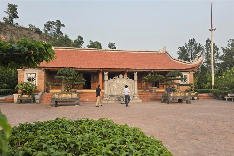 Dấu tích ngành Than và công trình tâm linh đặc biệt