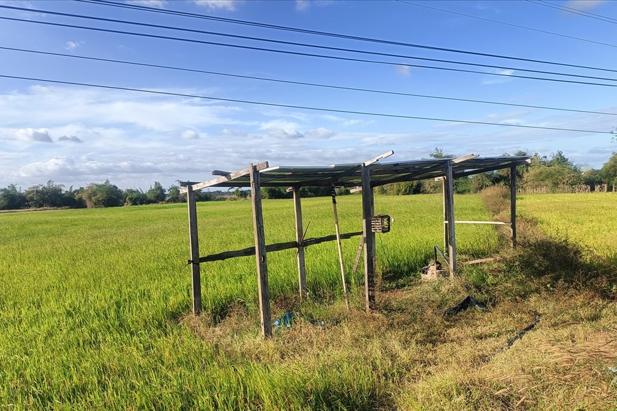 Nông dân xã Ea Rốk khoan giếng, lắp pin năng lượng mặt trời tại ruộng