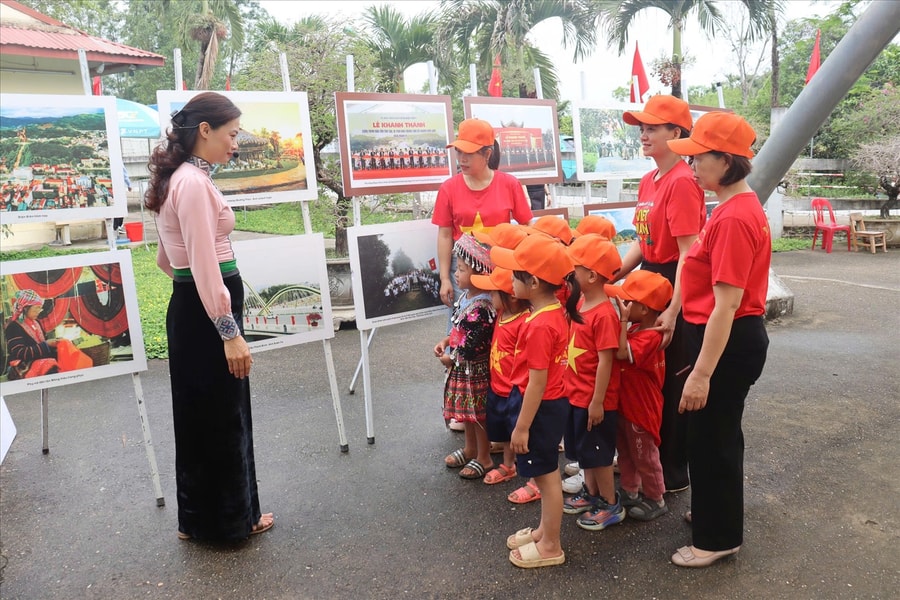Triển lãm ảnh “Điện Biên Phủ - Mốc vàng lịch sử”