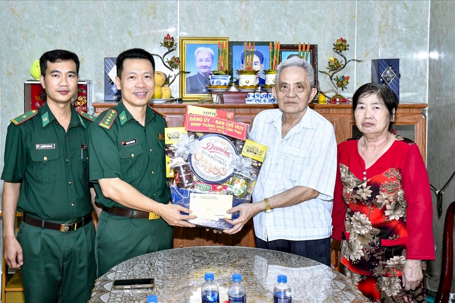 Nhiều hoạt động ý nghĩa kỷ niệm 51 năm Ngày Giải phóng miền Nam tại biên giới biển Cần Thơ