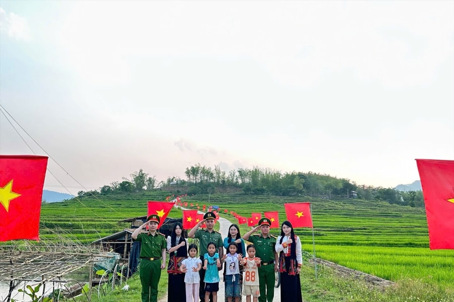 “Đường cờ Tổ quốc” - Dấu ấn sức trẻ lan tỏa niềm tự hào nơi vùng biên xứ Thanh