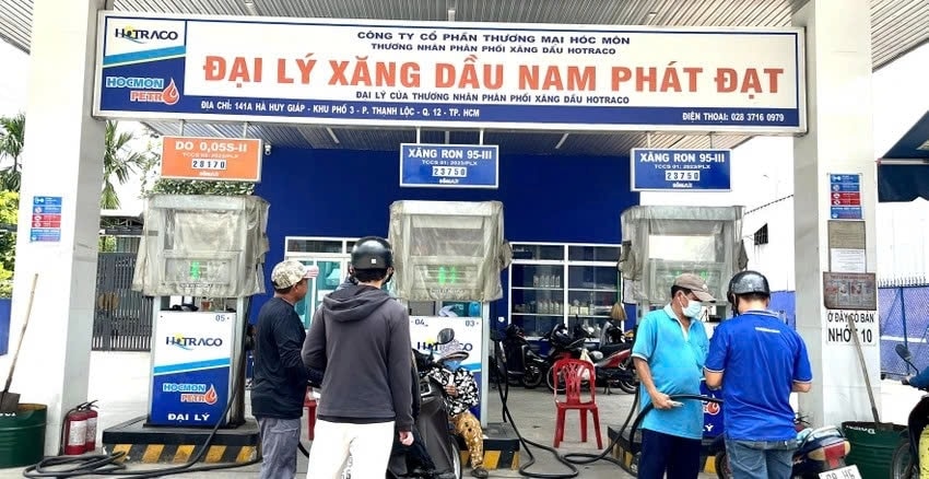 Từ 1/6, các cửa hàng xăng dầu trên toàn quốc phải tuân thủ bán xăng E10