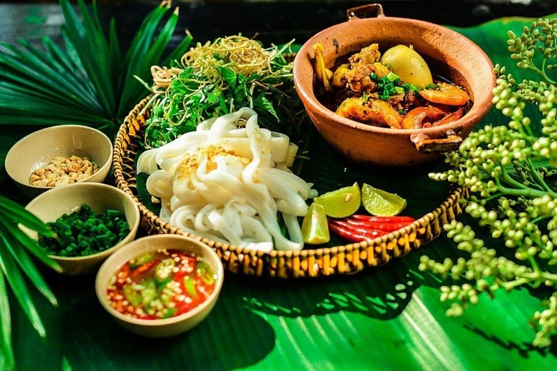 Tiết lộ tinh thần xứ Quảng trong tô mì