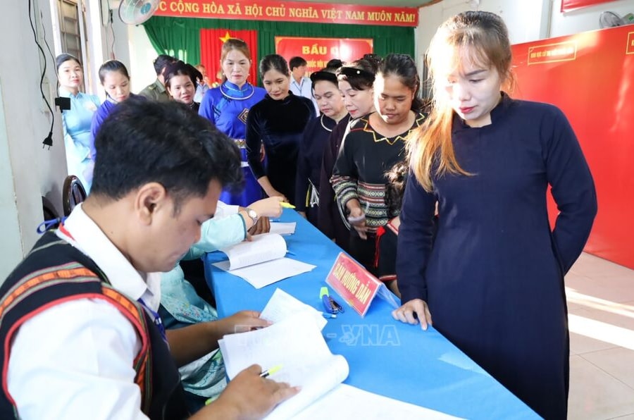 Nâng cao chất lượng cán bộ, công chức chính quyền địa phương