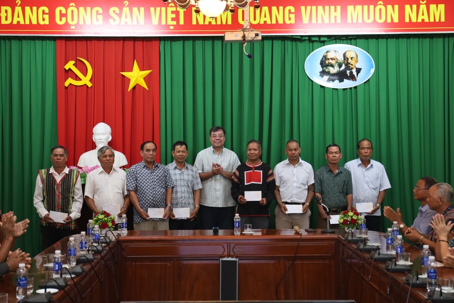 Vụ Tuyên truyền công tác dân tộc, tôn giáo gặp mặt đoàn đại biểu Người có uy tín tỉnh Gia Lai