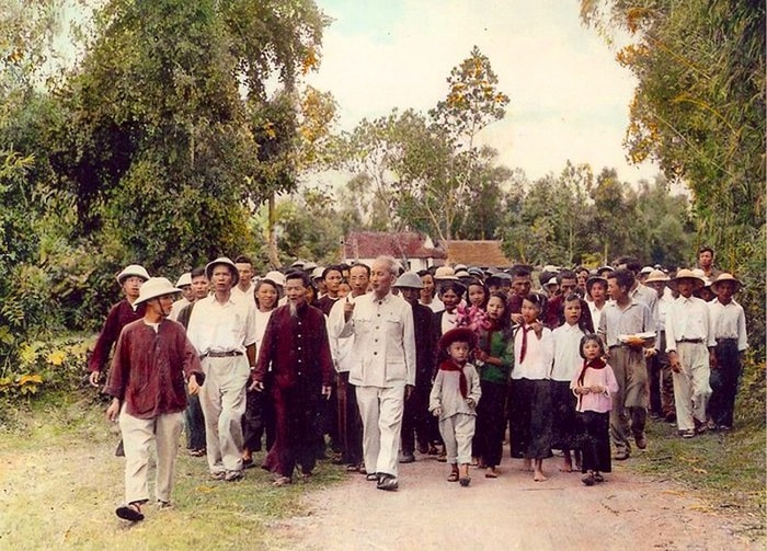 Từ Làng Sen đến khát vọng cứu dân, cứu nước