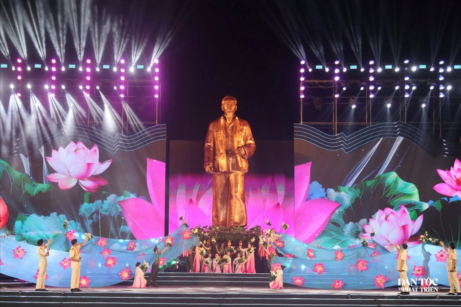 Lễ hội Làng Sen 2026: Lần đầu tổ chức “Mô Tê Show” và Tour đêm trải nghiệm