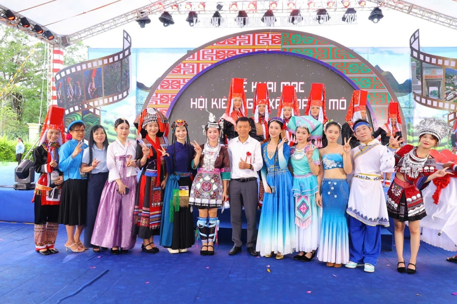 Hội Kiêng Gió: Sôi động sắc màu văn hóa vùng biên