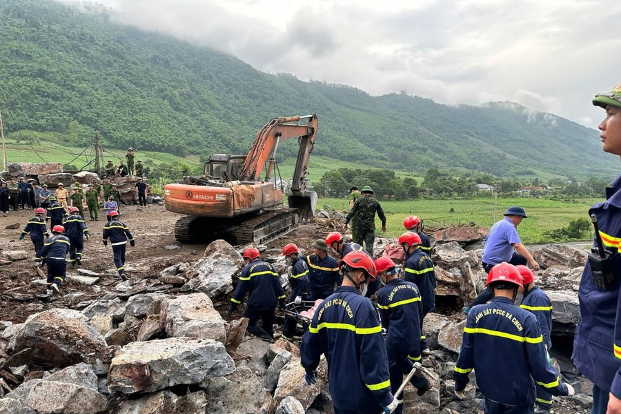 Thanh Hóa: Tạm dừng mỏ đá sau vụ sạt lở làm 3 người tử vong