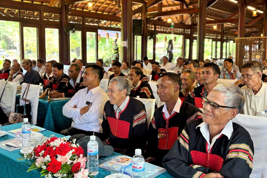 Trang bị kỹ năng trao truyền di sản văn hóa phi vật thể cho thế hệ kế cận