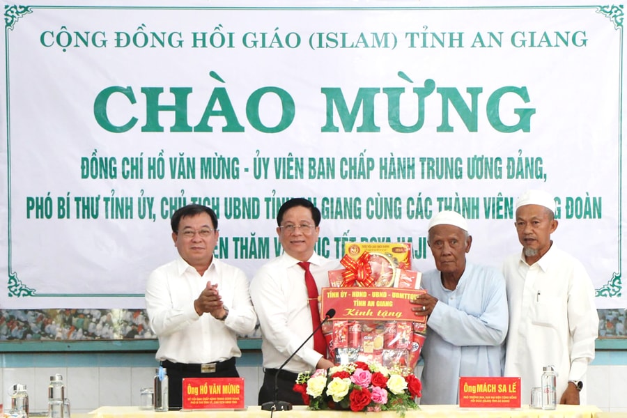 Giữ trọn nét đẹp Tết Haji trong đời sống đồng bào Chăm ở An Giang