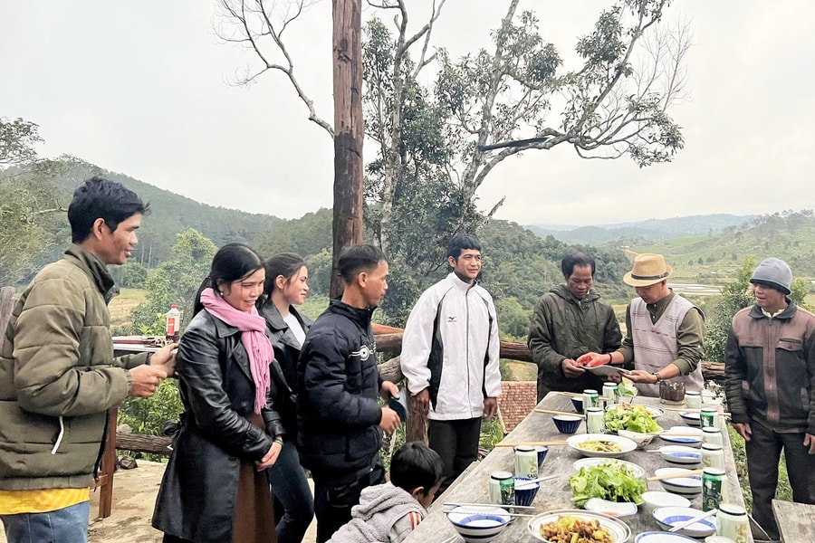 “Gã du nông” lên ngàn cùng người Mơ Nâm làm du lịch