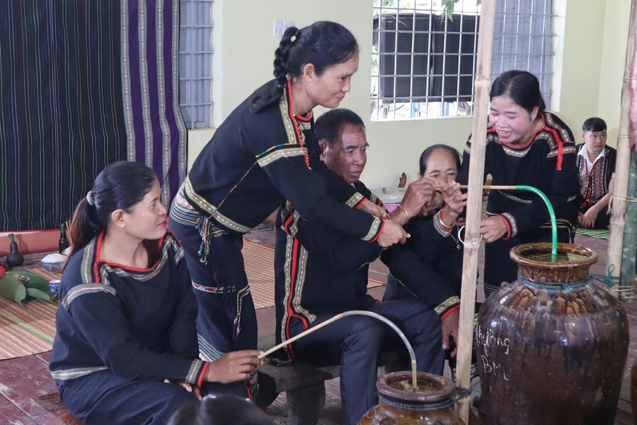 Nhịp chiêng vòng đời của người Tây Nguyên