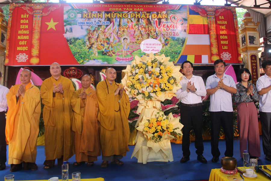 Đông đảo tăng ni, phật tử về dự Đại lễ Phật đản Vesak 2026 tại Lào Cai
