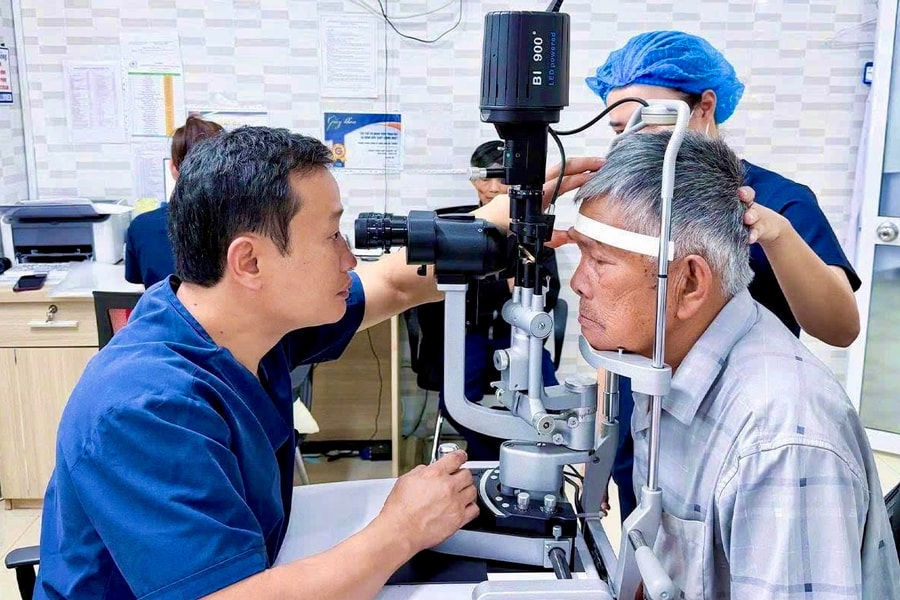 Trao ánh sáng yêu thương cho người nghèo vùng cao