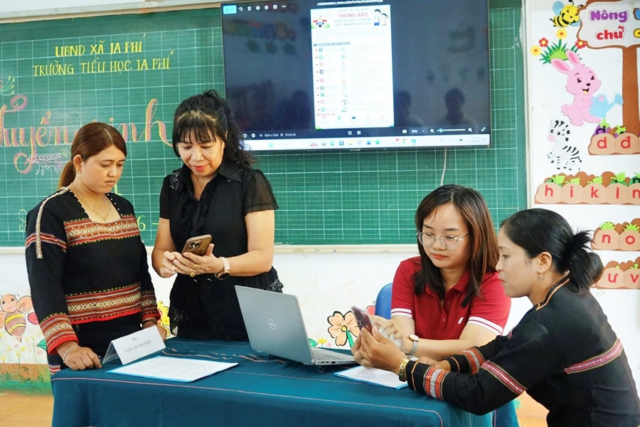 Mở tương lai cho trò từ bước chân bám thôn làng của thầy cô giáo ngay đầu cấp