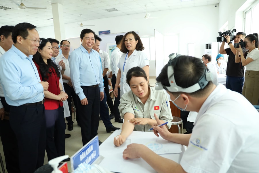 Không ai bị bỏ lại phía sau trong công tác chăm sóc sức khỏe