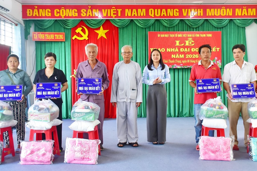 Phật giáo Hòa Hảo đồng hành xây nhà đại đoàn kết cho các hộ khó khăn