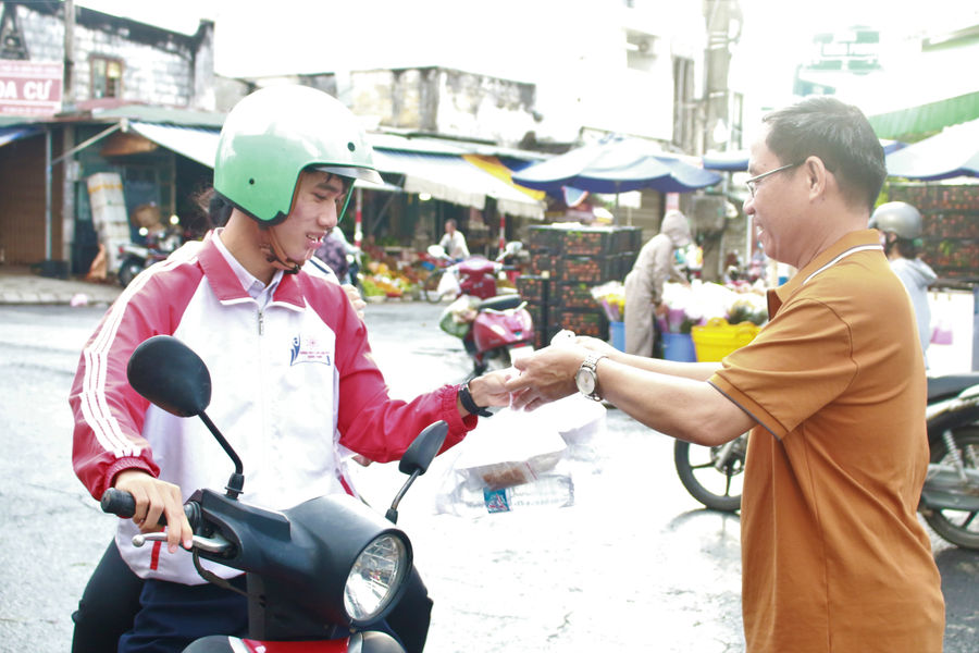 Những phần ăn sáng miễn phí tiếp sức cho thí sinh vùng cao
