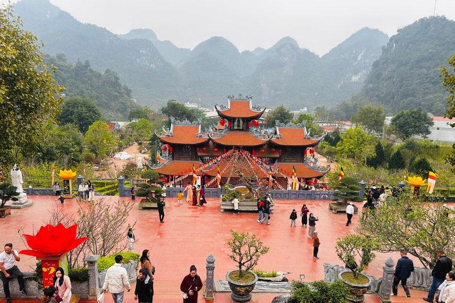 Lạng Sơn siết quản lý tiền công đức ở di tích, lễ hội