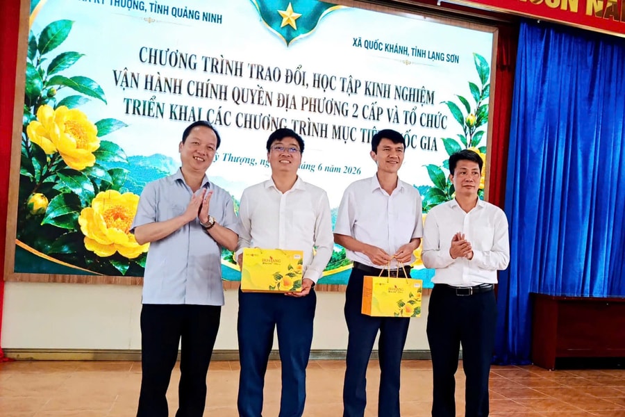 Xã vùng cao học tập kinh nghiệm vận hành chính quyền địa phương hai cấp ở tỉnh bạn