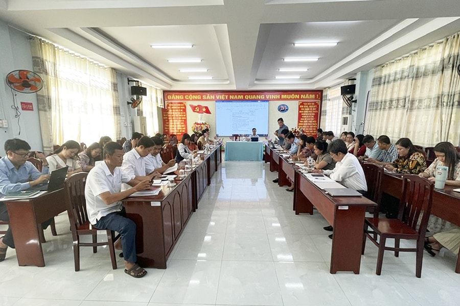 Phát triển đội ngũ cán bộ, công chức, viên chức người DTTS là nhiệm vụ chiến lược, lâu dài