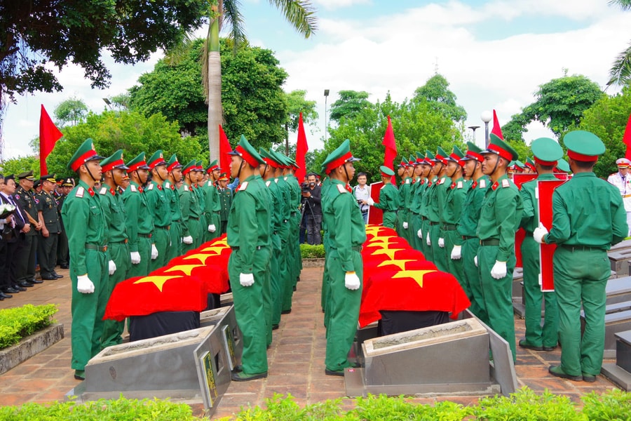 Gia Lai đón 18 hài cốt liệt sĩ hy sinh tại Campuchia về đất mẹ