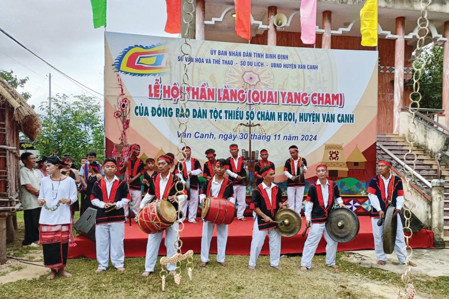 Để cồng chiêng "sống" trong đời sống hằng ngày