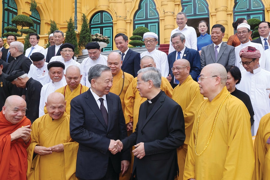 Kể câu chuyện Tôn giáo Việt Nam với Thế giới